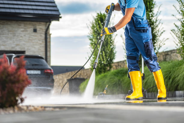 Best Pool Deck Cleaning  in Fair Plain, MI